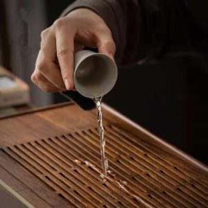 Чабань прямокутна бамбукова, з прорізами, 49,5х27,5х4см, з поличкою №5