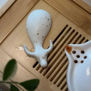 Керамічна фігурка бик малий рябий №1