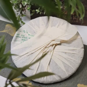 Чай Шу пуер 357г 2005року Сім синів від Haiwan старий товариш №2