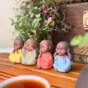 Чайна фігурка чотири мудрі монахи з ісинської глини №1